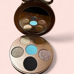 MAC Regal Rose 6-Shadow Palette – Soft Neutrals & Shimmer Tones, New Open Box